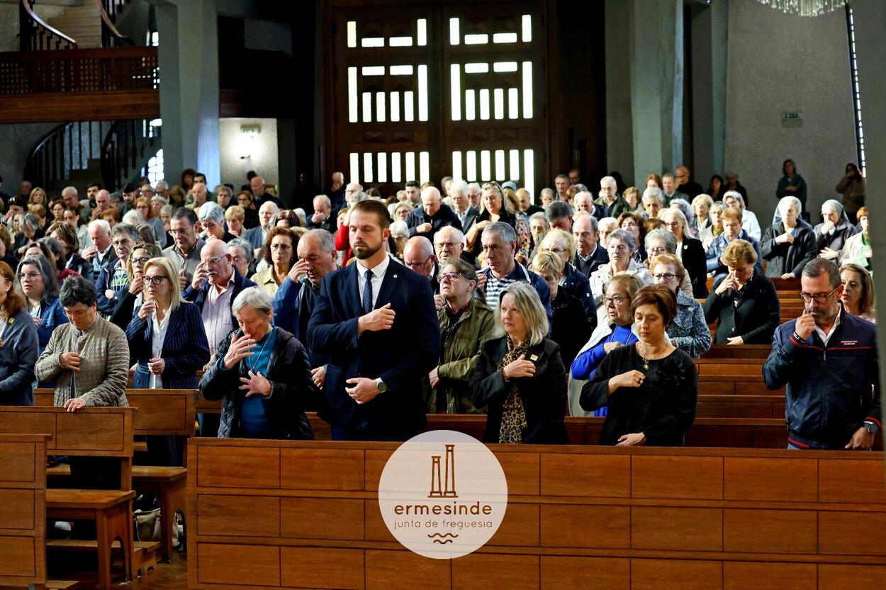 Cerimónias religiosas do Dia dos Fiéis Defuntos na Igreja Matriz de Ermesinde.