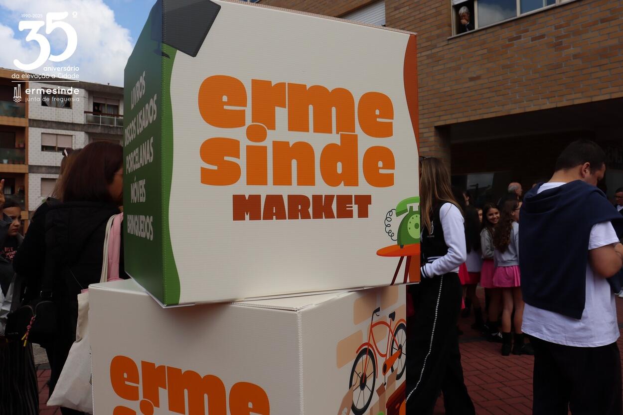 🧺 𝐄𝐫𝐦𝐞𝐬𝐢𝐧𝐝𝐞 𝐌𝐚𝐫𝐤𝐞𝐭 – 𝐔𝐦 𝐝𝐢𝐚 𝐜𝐡𝐞𝐢𝐨 𝐝𝐞 𝐯𝐢𝐝𝐚 𝐞 𝐭𝐫𝐚𝐝𝐢𝐜̧𝐚̃𝐨 𝐧𝐚 𝐏𝐫𝐚𝐜̧𝐚 𝐝𝐚 𝐄𝐬𝐭𝐚𝐜̧𝐚̃𝐨, 𝐥𝐚𝐝𝐨 𝐝𝐚 𝐆𝐚𝐧𝐝𝐫𝐚.